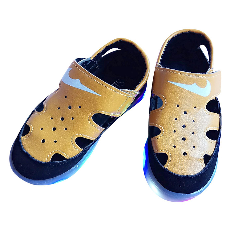 Sandal Bé Trai Có Đèn Suri House (Vàng Nâu)