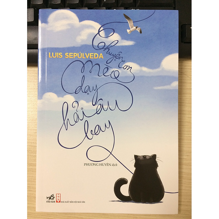 CHUYỆN CON MÈO DẠY HẢI ÂU BAY