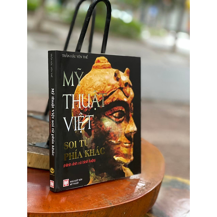 MỸ THUẬT VIỆT SOI TỪ PHÍA KHÁC – HÌNH ẢNH VÀ BÌNH LUẬN