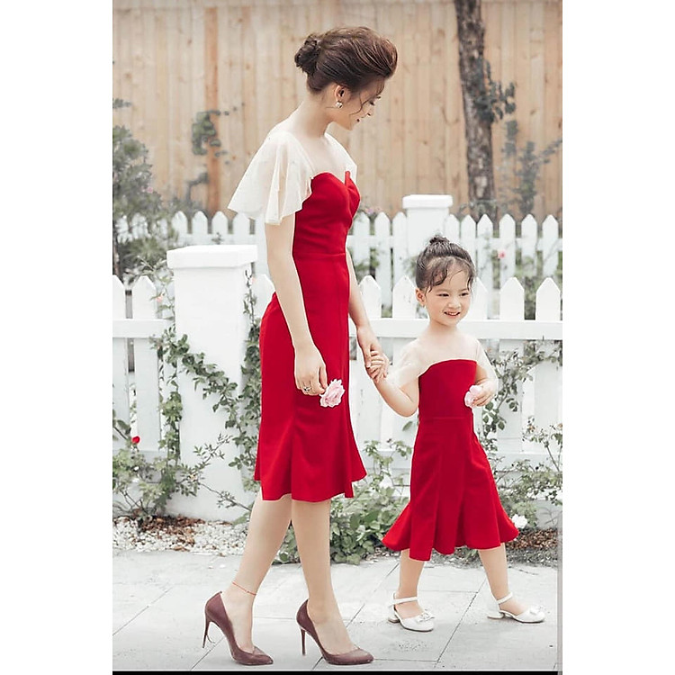 Đầm Đuôi Cá Tay Lưới Đính Hạt Mẹ Và Bé