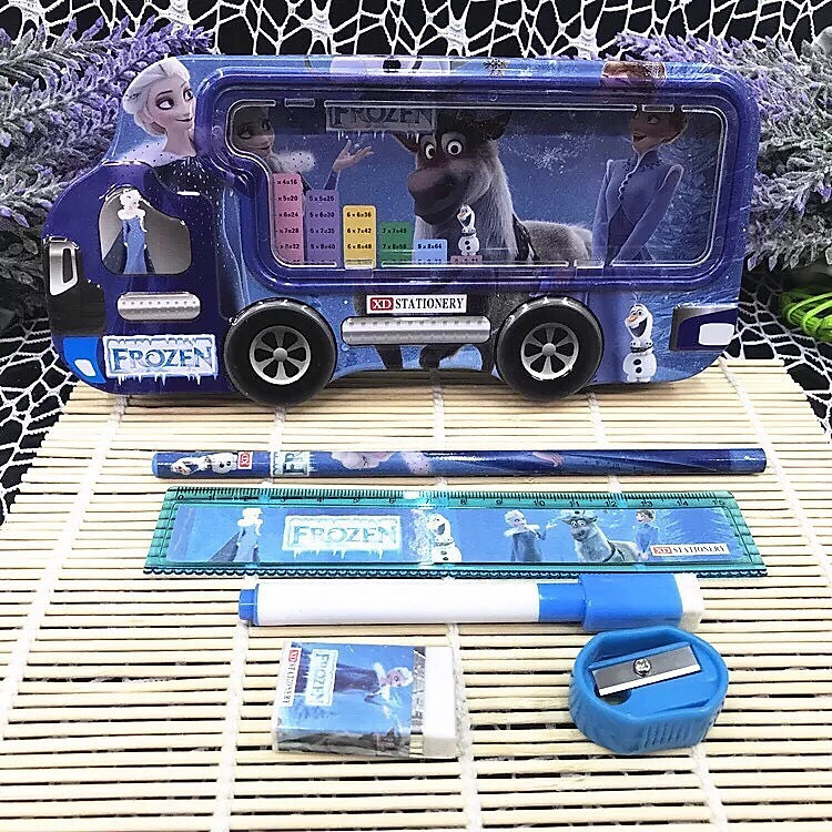 Bộ dụng cụ học tập, hộp đựng bút viết kiểu dáng xe hơi 7 chi tiết in hình độc đáo cho bé