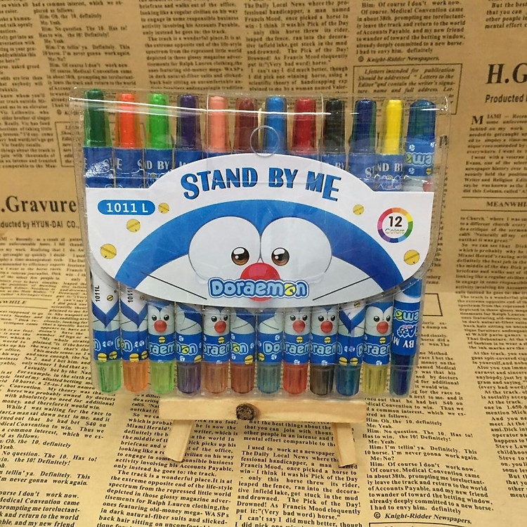 Bút sáp vặn 12 màu Doremon