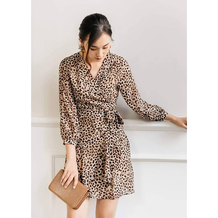 Đầm beo cổ v đắp chéo tùng