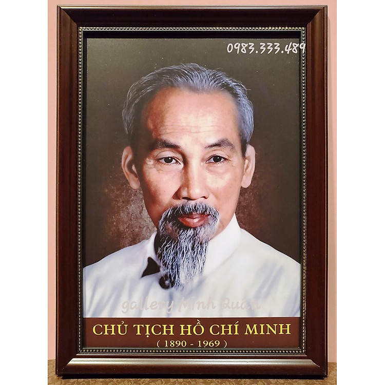 Cặp ảnh màu chân dung Chủ tịch Hồ Chí Minh và Đại tướng Võ Nguyên Giáp
