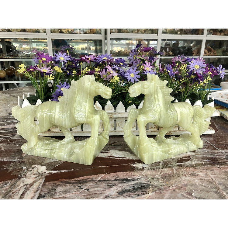 Tượng Cặp Ngựa phi lướt đại phong thủy rước công danh tài lộc đá ngọc Onyx trang trí phòng khách, bàn làm việc - Dài 20 cm