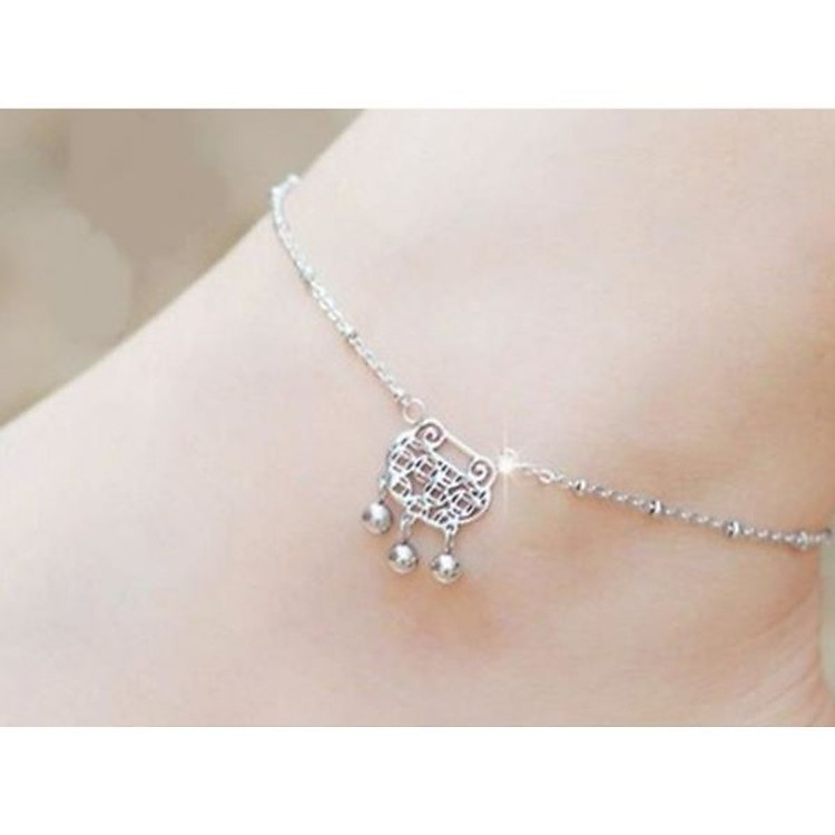 Lắc chân khóa trường mệnh lục lạc