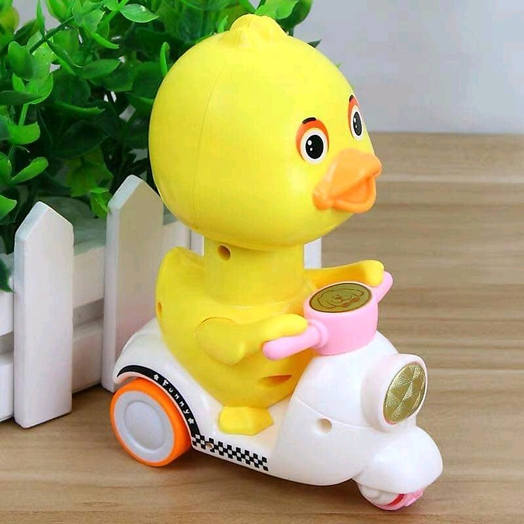 Đồ Chơi Vịt Con Chạy Xe Máy Xoay Đầu 360 độ