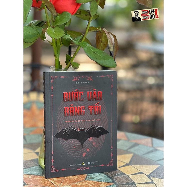 BƯỚC VÀO BÓNG TỐI – Những vụ án có thật cùng Bat Saber