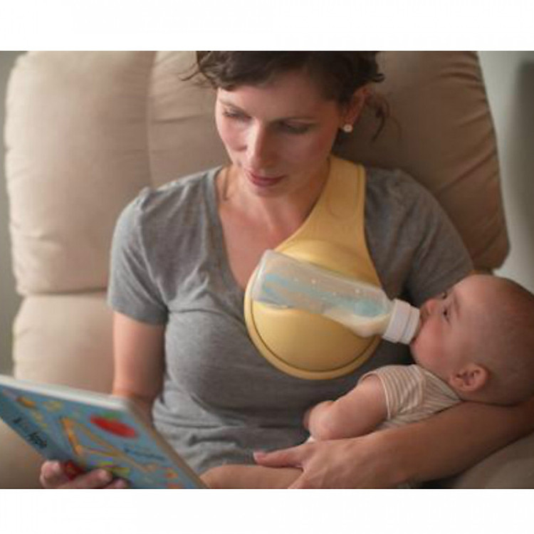 Dụng cụ giữ bình sữa cầm tay