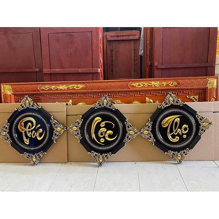 Tranh treo tường trạm khắc chữ phúc lộc thọ bằng gỗ hương đỏ ,viền sơn đen ,dát vàng giả cổ kt mặt rộng 45×45×4cm