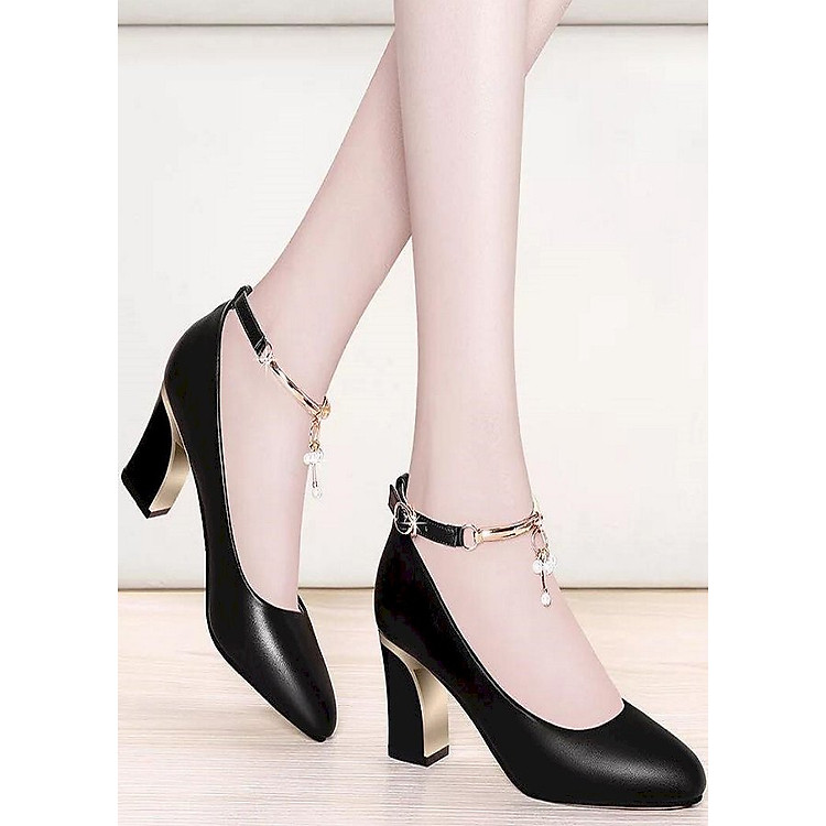 Giày gót vuông bít mũi phối lắc sang trọng