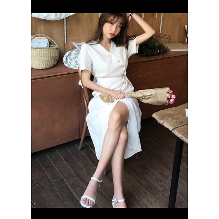 Đầm trắng nút xéo
