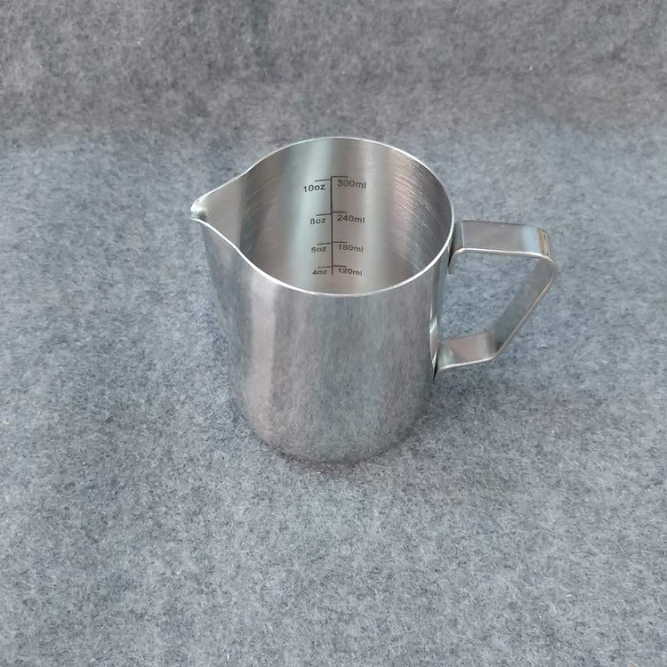 Ca đánh sữa Inox có vạch chia 300ml