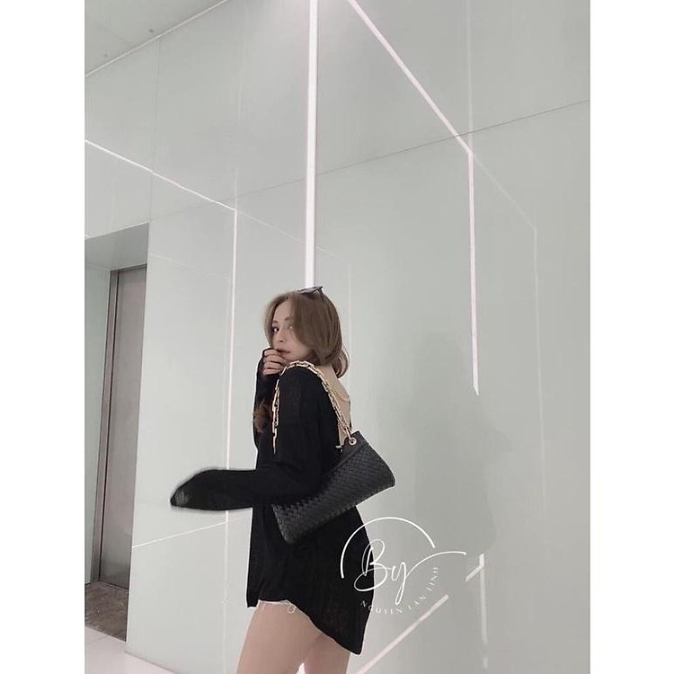 Áo thun dây xích đan lưng