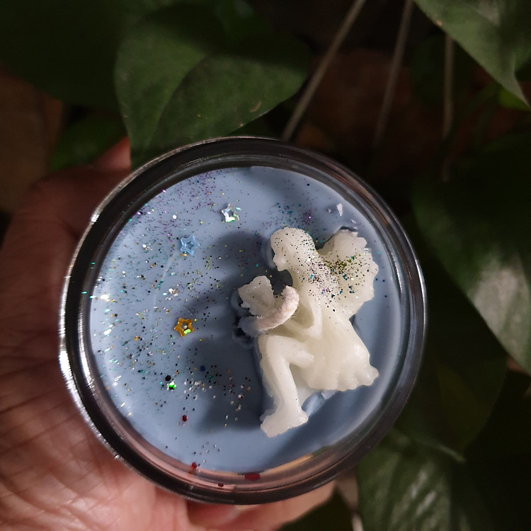 Nến thơm tinh dầu Gỗ Đàn Hương 100g - Giúp thơm phòng, thư giãn giảm stress với thành phần hoàn toàn tự nhiên