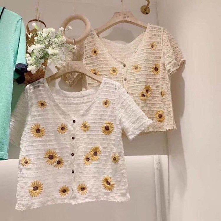 Áo len đan thêu hoa cúc croptop vintage