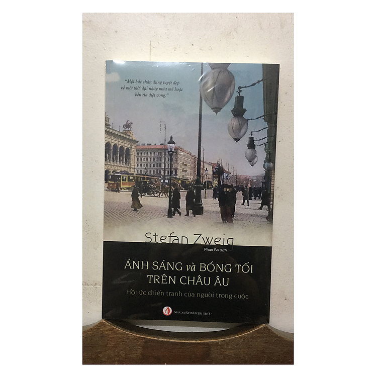 Ánh sáng và bóng tối trên bầu trời châu Âu