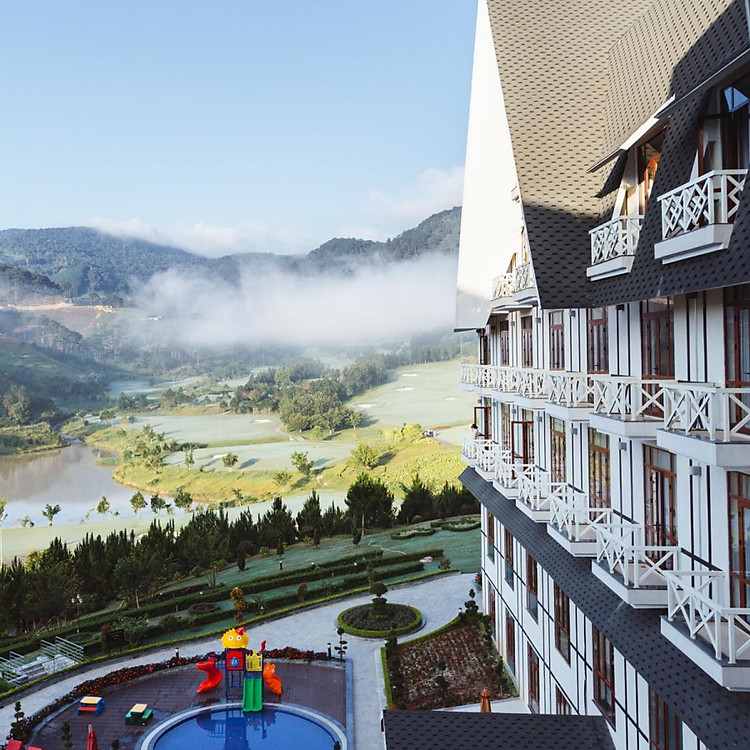 Swiss-Belresort 5* Đà Lạt - Buffet Sáng, Hồ Bơi, Xe Đưa Đón, Xe Đạp, View Núi Đồi Cực Đẹp, Nhiều Ưu Đãi