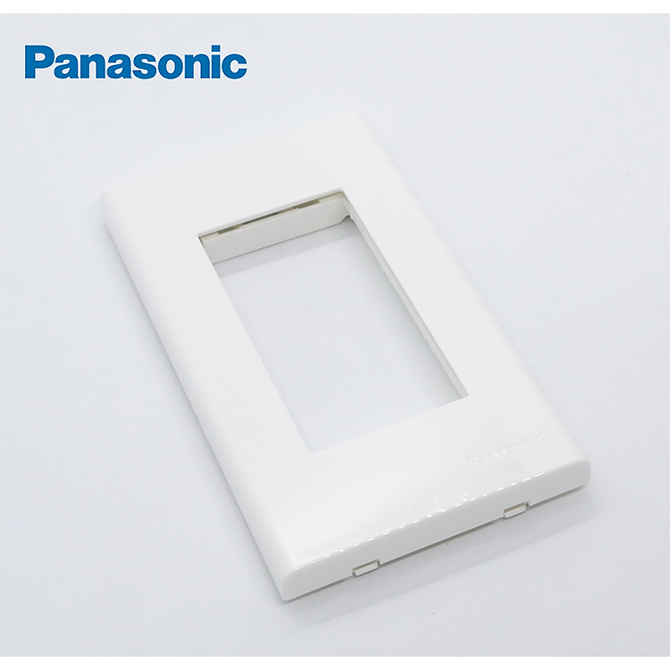 Mặt thiết bị Panasonic trắng dùng cho ổ cắm, công tắc dòng Wide (mặt 1-2-3-4-6) - Hàng chính hãng