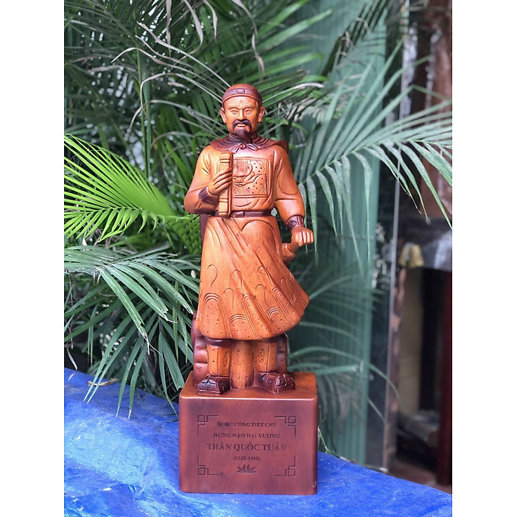 Tượng Trần Quốc Tuấn Bằng Gỗ Hương Đá Cao 70cm