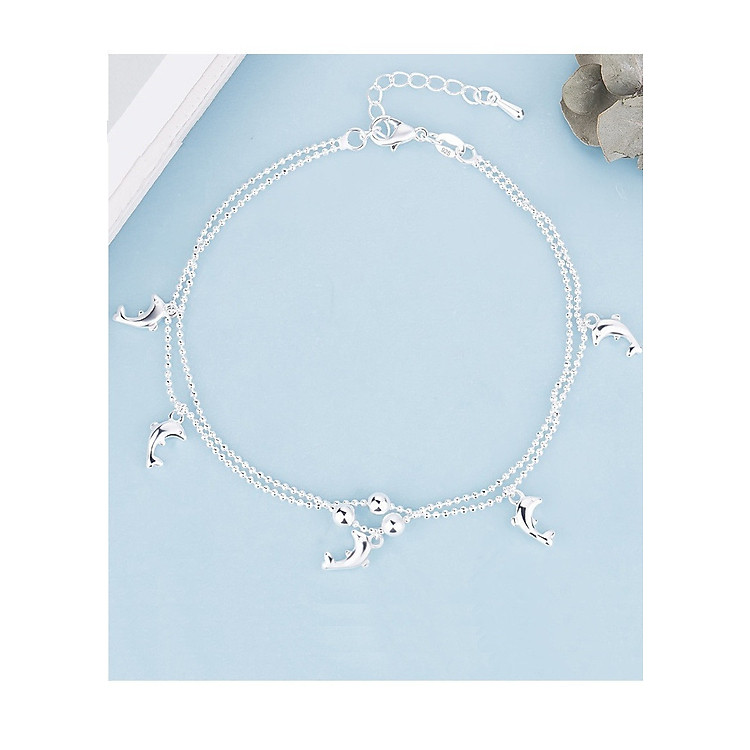 Lắc tay kiêm lắc chân cá voi xinh xắn