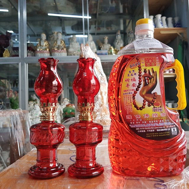 Cặp đèn dầu và chai dầu lưu ly cát tường