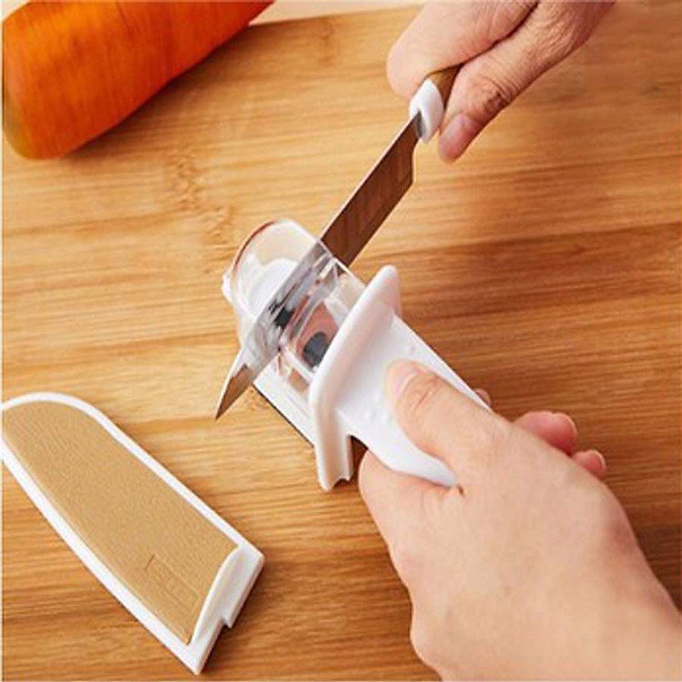 Đá mài cao cấp, tay cầm bằng nhựa an toàn tuyệt đối giúp mài sắc dao nhanh chóng và tiện lợi - Hàng nội địa Nhật