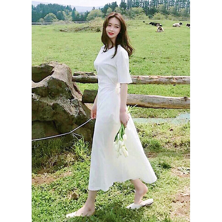 Đầm trắng suông dài thắt eo