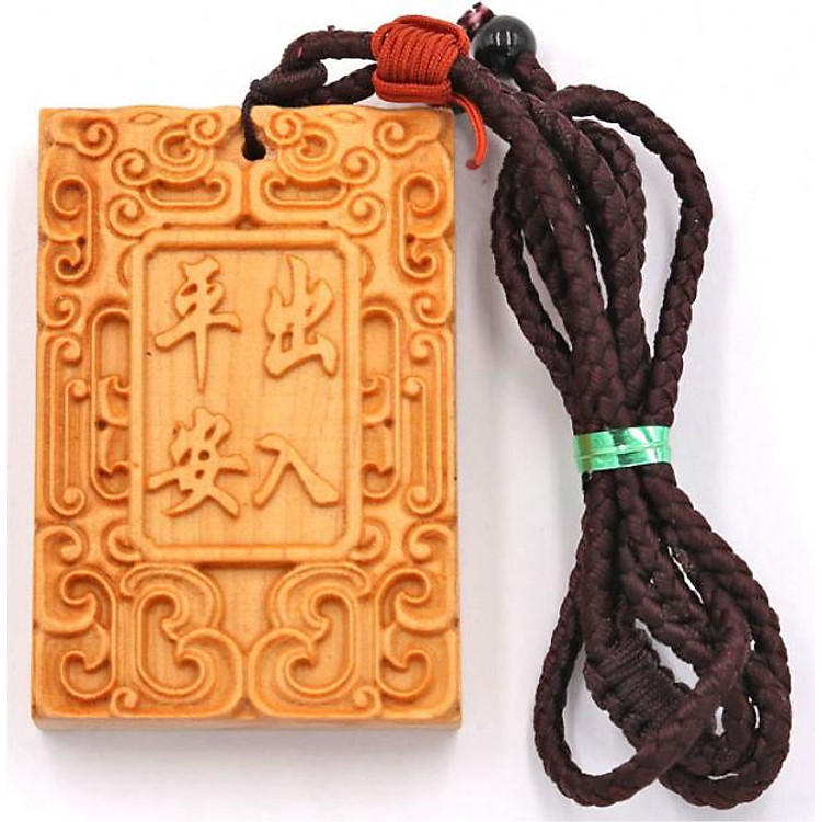 Vòng cổ mặt gỗ hoàng đàn khắc chữ Xuất Nhập Bình An MG102