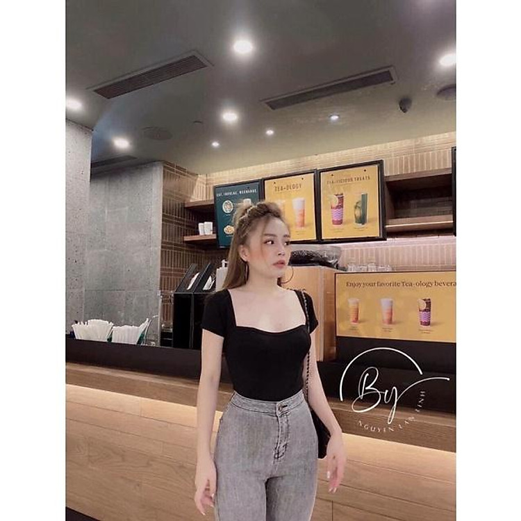 Áo Mongtogi Cổ Vuông Khuy Ngọc Viền Xích