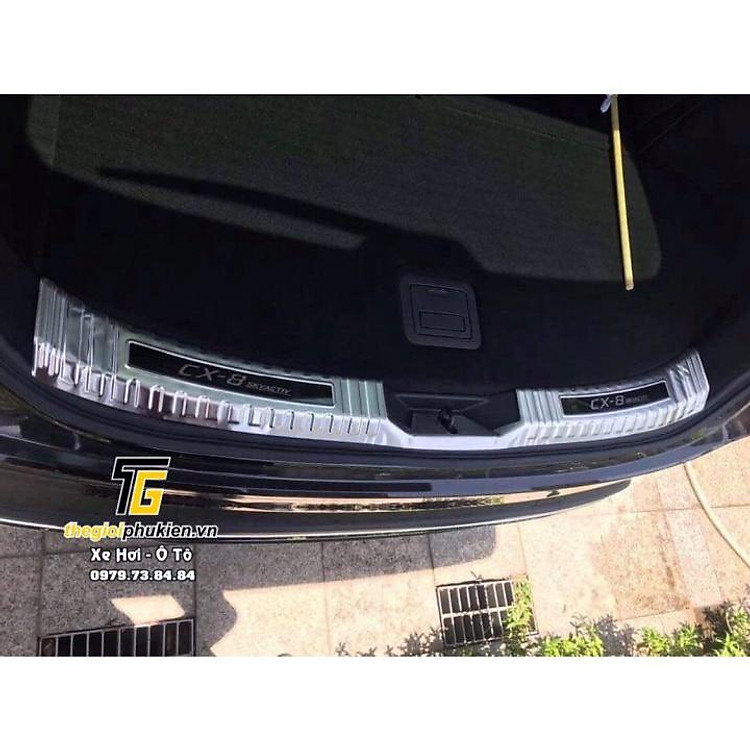 BỘ SẢN PHẨM Nẹp bước chân và ốp chống trầy cốp Mazda CX8, CX-8 - Mẫu Inox