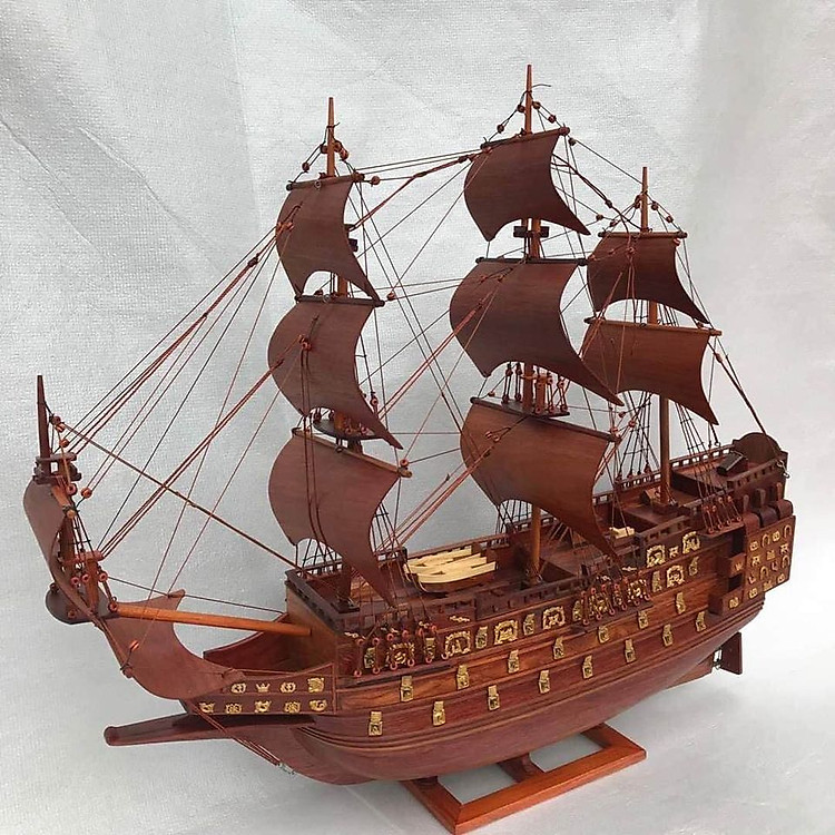 Thuyền mô hình gỗ Hương phong thủy mang lại may mắn dài 60cm