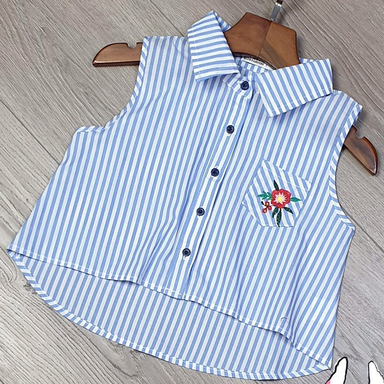Áo sơ mi sọc, túi thêu hoa điệu đàng - Kata Kids Fashion (Màu sắc: giao ngẫu nhiên)