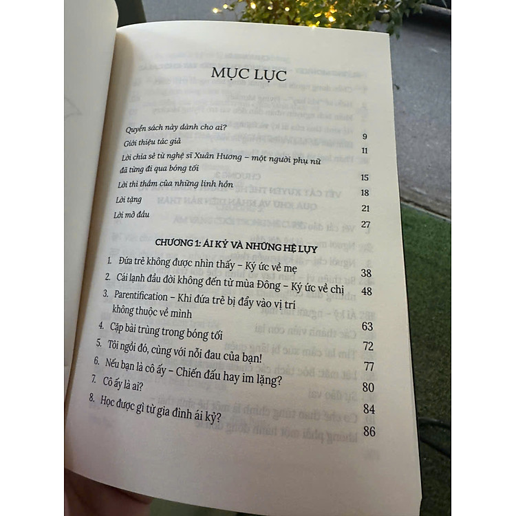 THOÁT KHỎI MÊ CUNG ÁI KỶ - Ảnh 2