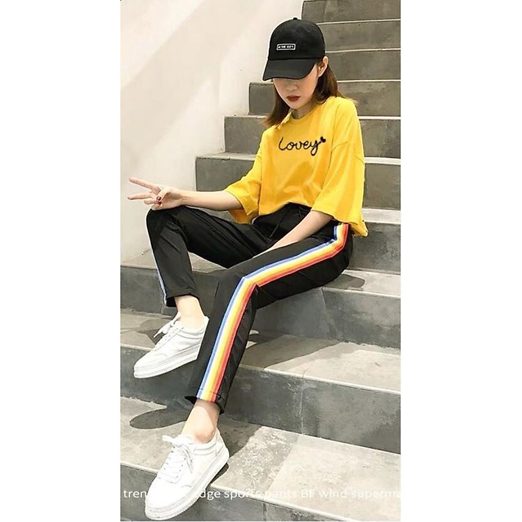 SET ĐỒ BỘ NỮ ÁO THUN VÀNG LOVELY MIX QUẦN SỌC CẦU VỒNG XINH XẮN