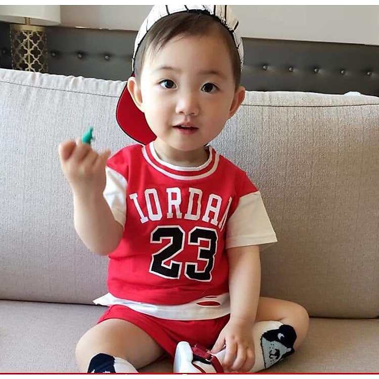 Bộ quần áo thể thao phong cách bóng rổ cho bé trai