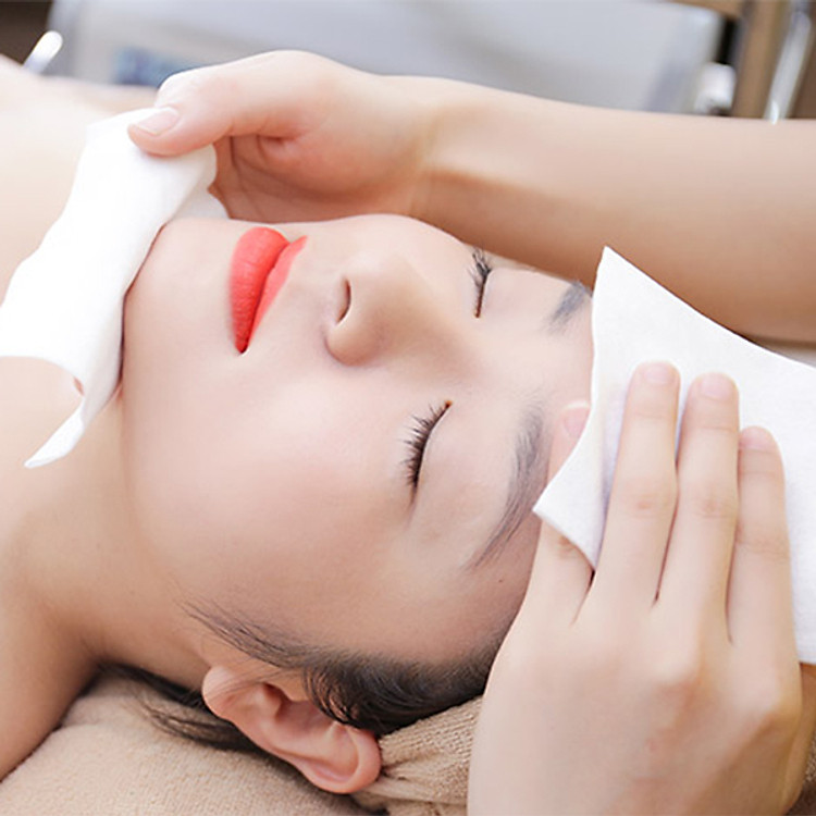 Điều Trị Mụn, Thâm Chuyên Sâu Tận Gốc Bằng Công Nghệ Đèn LED Tại Thiên Ngân Spa