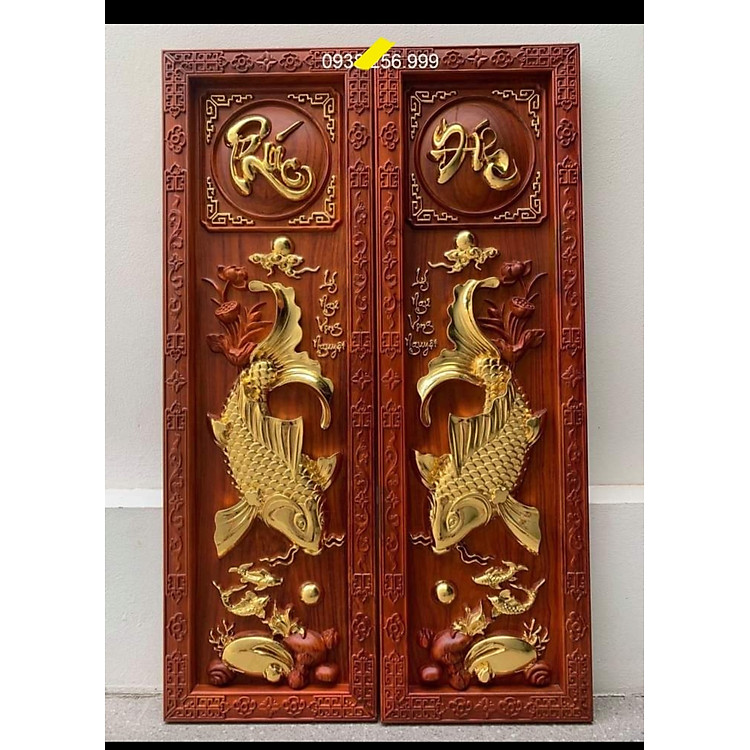 Tranh lý ngư vọng nguyệt bằng gỗ hương đỏ và được dát vàng cao cấp kt 37×117×4,5cm