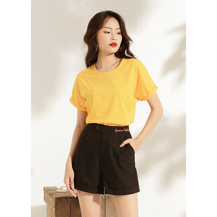 Quần Đùi Nữ Thêu Xếp Ly Gumac