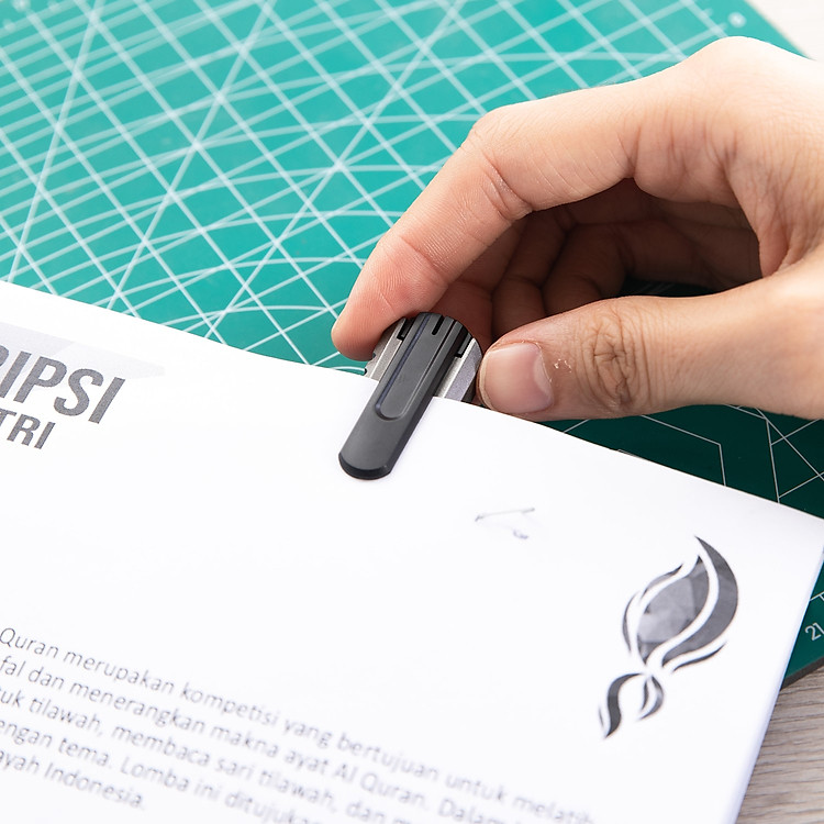 Dao rọc giấy kim loại Deli (13 lưỡi) - Ảnh 7