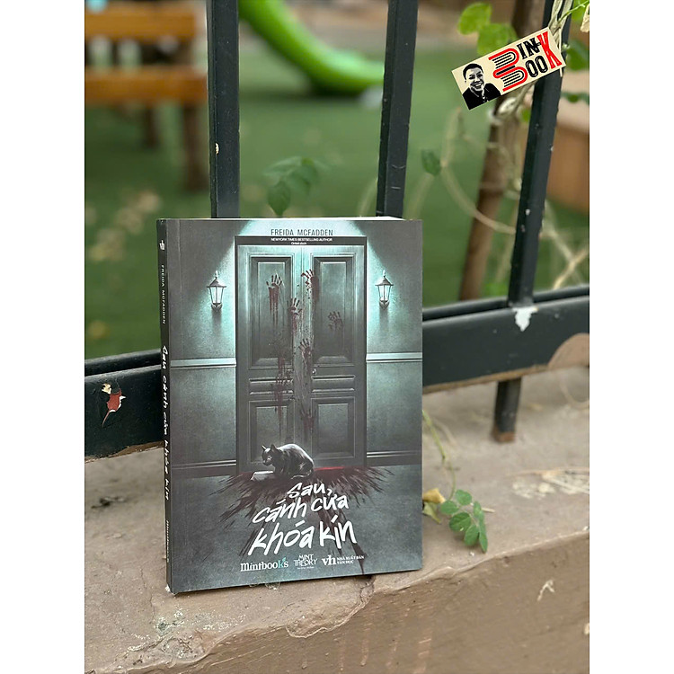 SAU CÁNH CỬA KHÓA KÍN – Freida McFadden