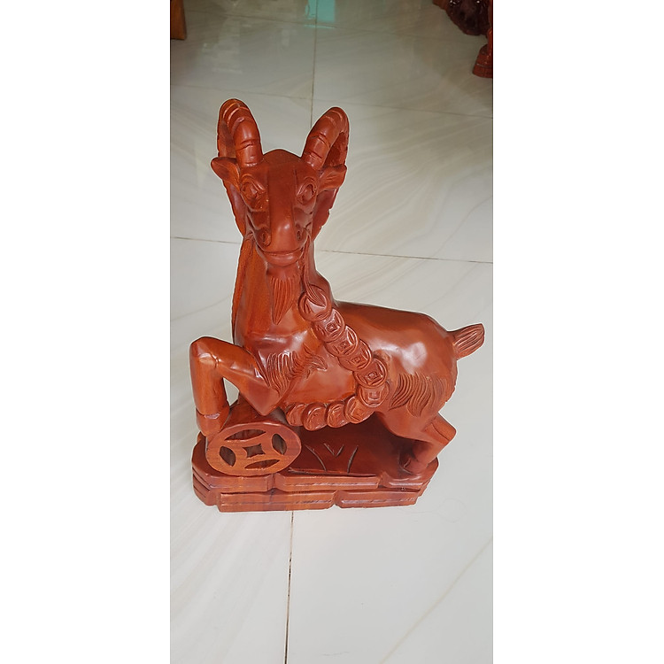 Tượng Gỗ Mỹ Nghệ trạm hình Con Dê đứng tiền màu đỏ đẹp Size cao 50cm ngang 30cm sâu 15cm Ý nghĩa trưng con dê gỗ trong nhà, trên bàn cầu mong cuộc sống bình an, may mắn, sung...