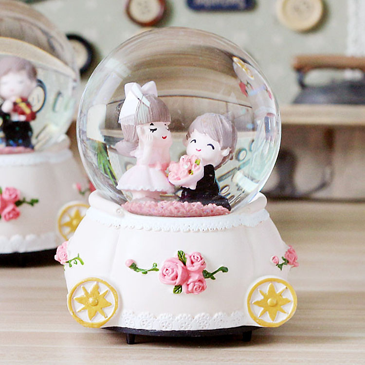 Quả Cầu Tuyết phát Nhạc có Đèn Wedding (10*15cm)
