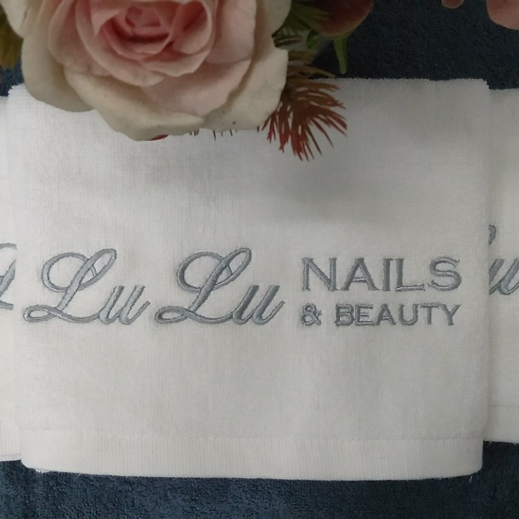 Combo 10 Khăn Mặt, Khăn Quấn Tóc Spa Cotton Cao Cấp Màu Trắng có Thêu Logo LuLu (như hình)