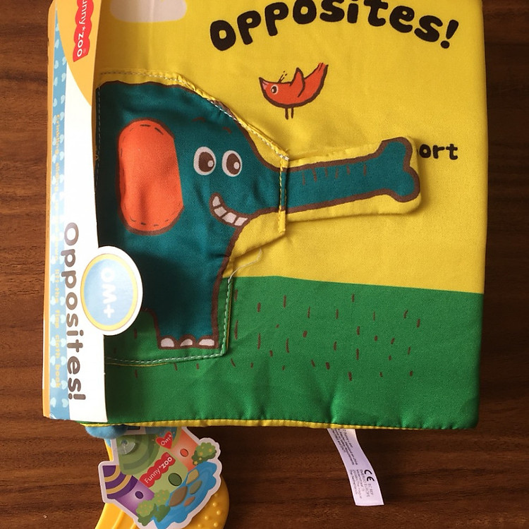 Sách vải Opposites - Sự đối lập, tương phản.