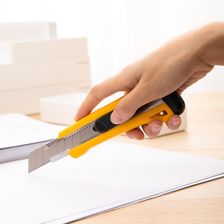 Dao Rọc Giấy Deli (1 cái, 8 lưỡi tách rời) - Ảnh 3