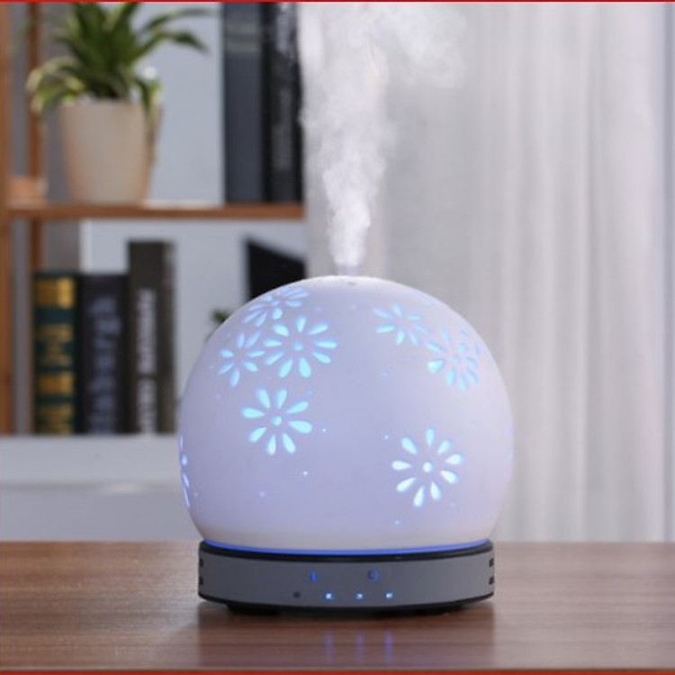 Máy Khuếch Tán Tinh Dầu Gốm Sứ Bông Hoa 200ml