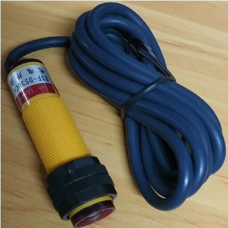 Cảm biến E3F-DS30C4