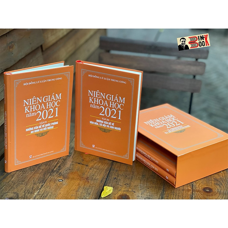 NIÊN GIÁM KHOA HỌC NĂM 2021