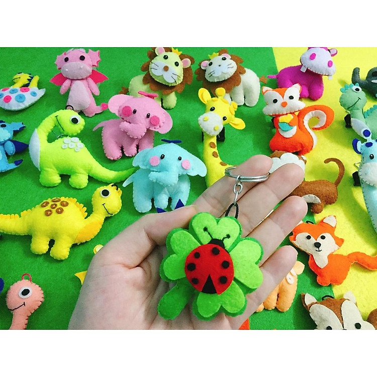 Móc khóa handmade bằng vải nỉ